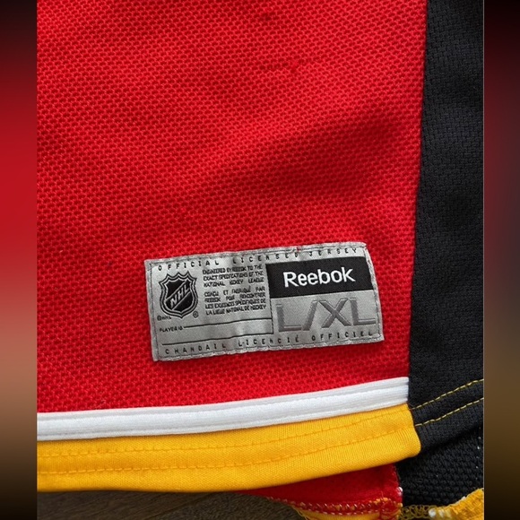 Calgary flames nhl jersey YOUTH L/XL - Picture 2 of 7